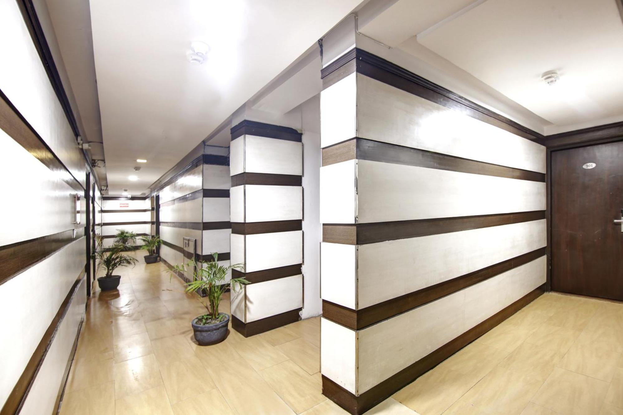 Hotel Bb Palace Делхи Екстериор снимка