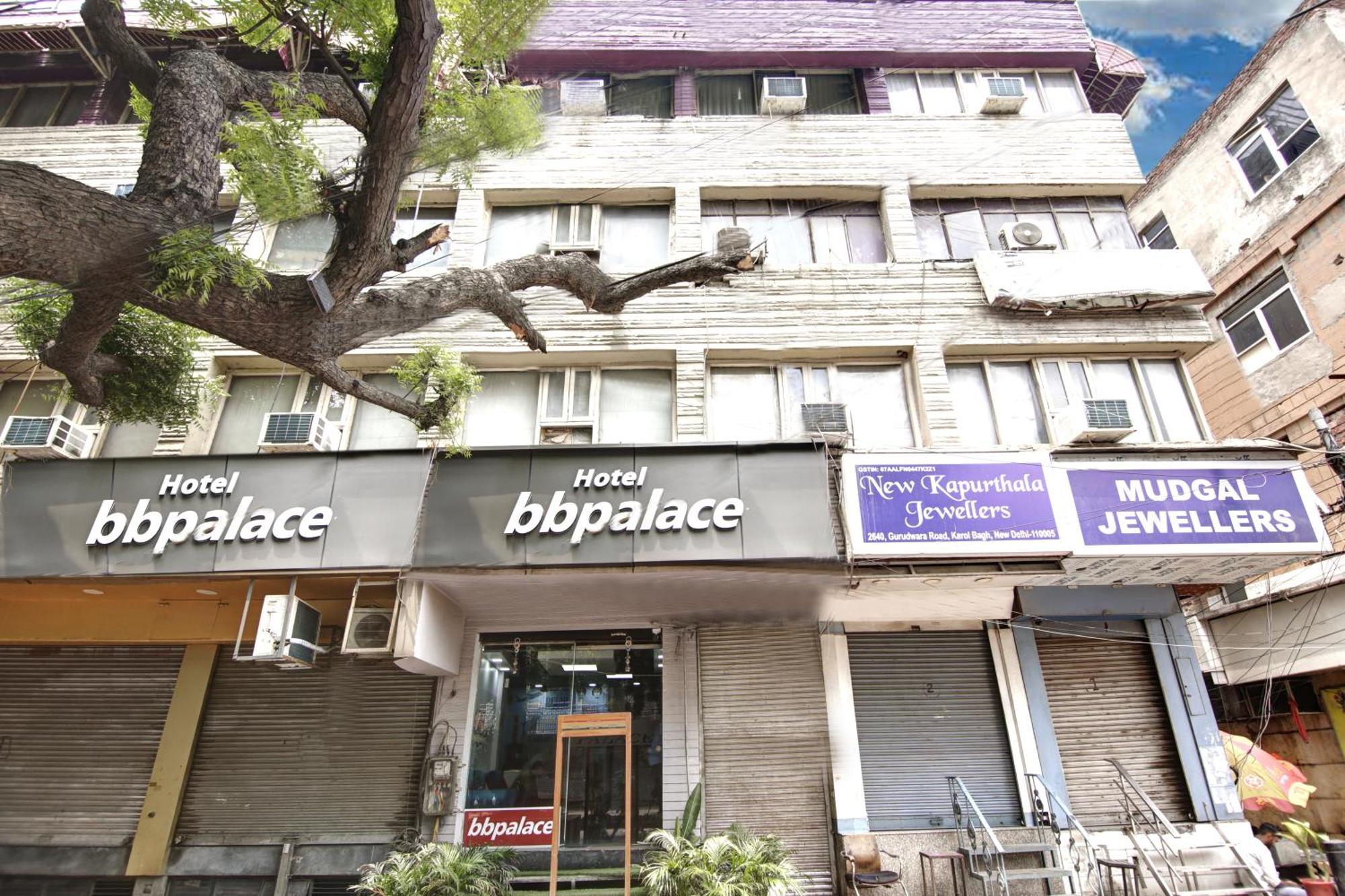 Hotel Bb Palace Делхи Екстериор снимка