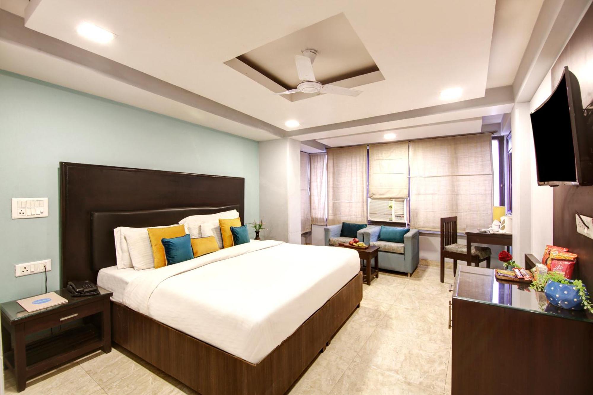 Hotel Bb Palace Делхи Екстериор снимка